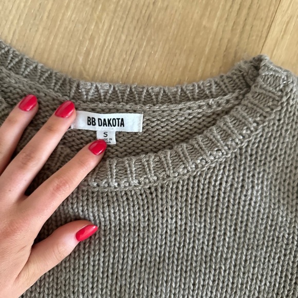 BB Dakota Gray Fringe Sweater - Picture 3 of 4